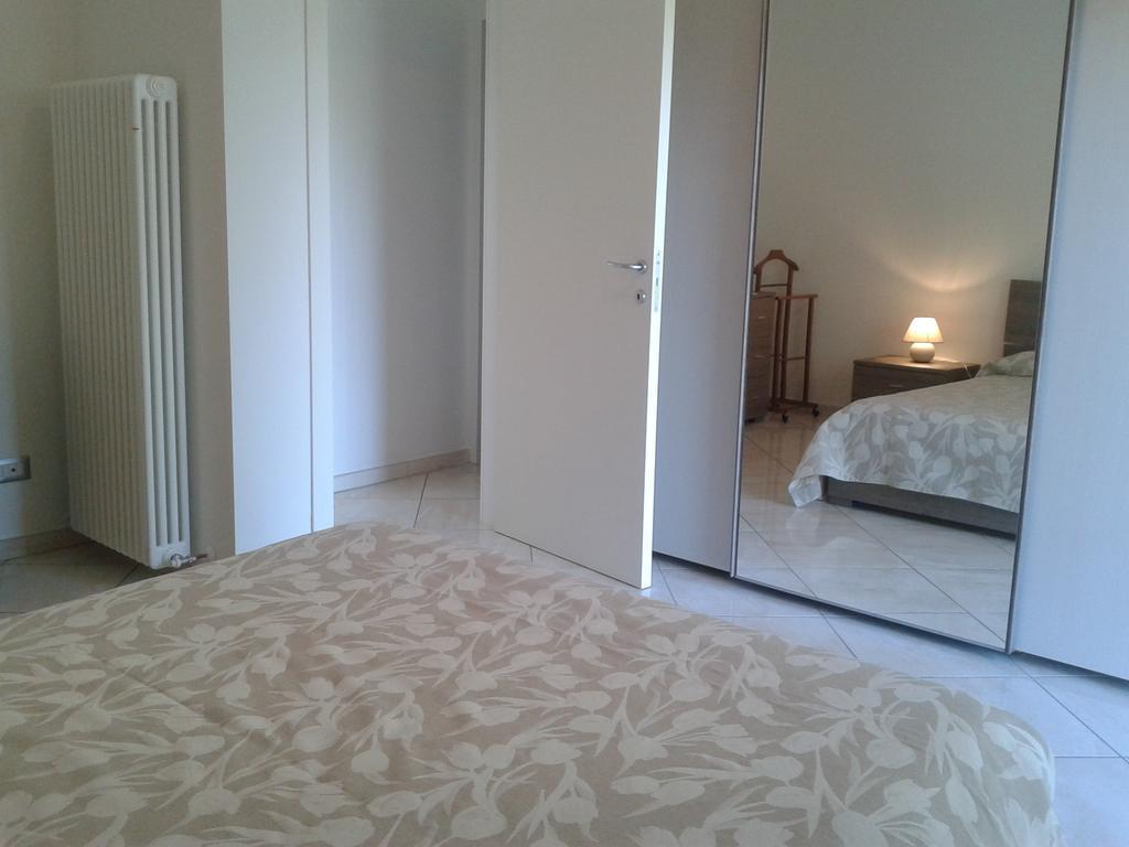 Villa Casa Azalea San Siro  Zimmer foto