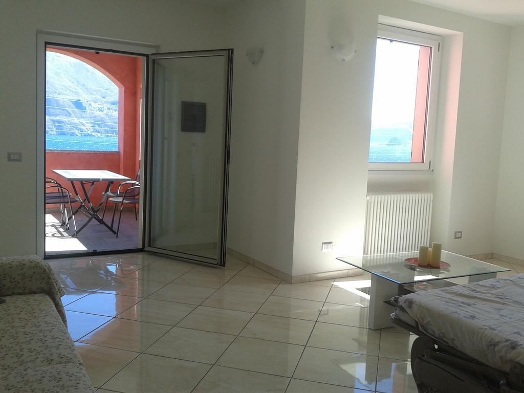 Villa Casa Azalea San Siro  Zimmer foto
